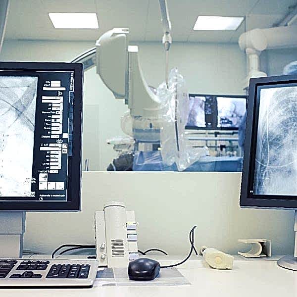 RADYASYONA DAYANIKLI CAM